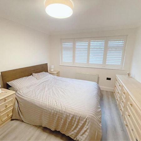 Home Near London Heathrow, Slough,Windsor,Legoland Colnbrook Bagian luar foto