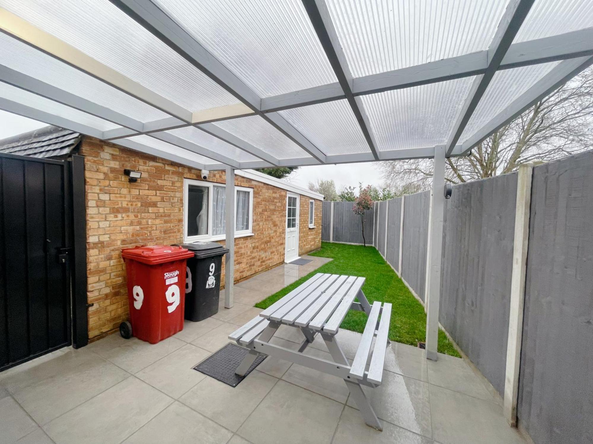 Home Near London Heathrow, Slough,Windsor,Legoland Colnbrook Bagian luar foto